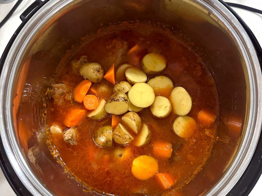 Potatoes and carrots for my father's beef sarciado