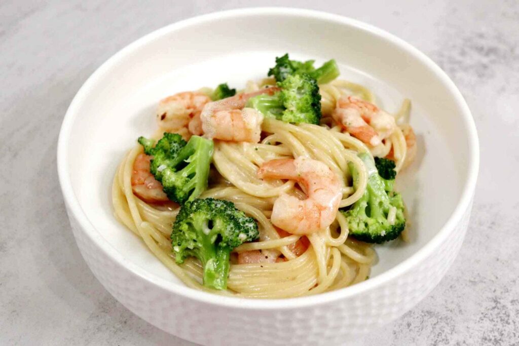 Creamy shrimp and broccoli spaghetti