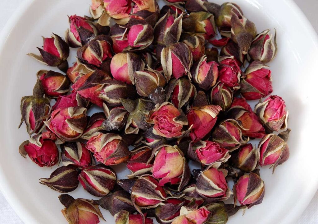 Dried rose buds