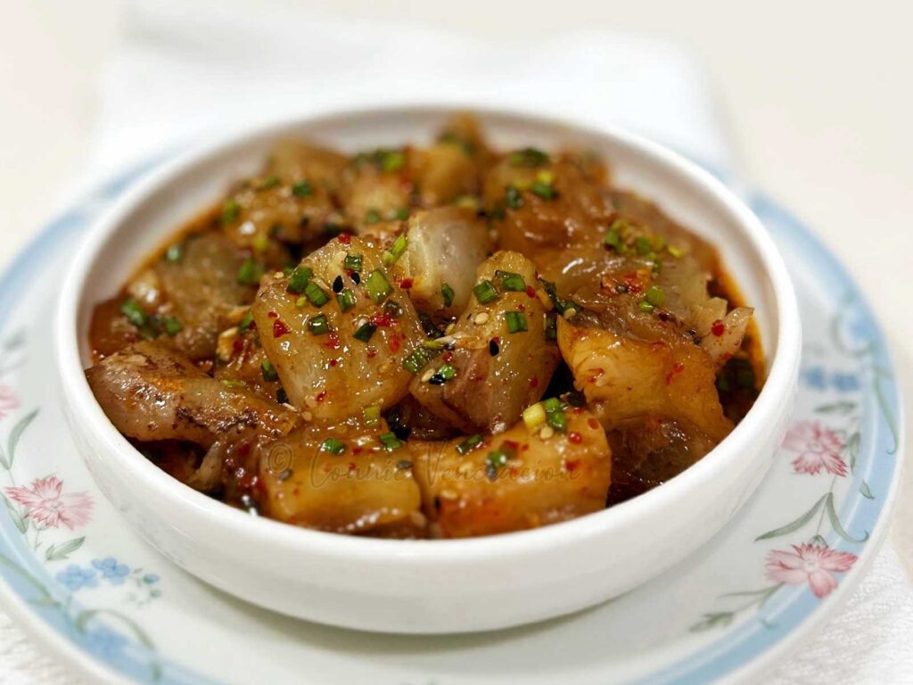 Beef tendon with soy chili garlic ginger sauce