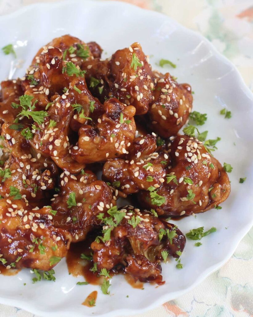 Crispy Buffalo cauliflower florets