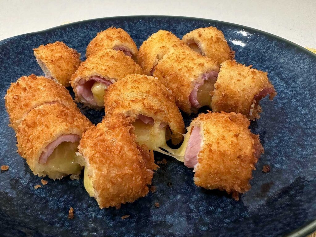 Crispy ham and bread rolls