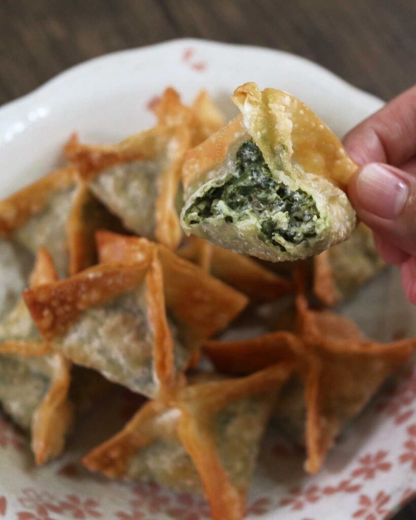 Crispy spinach and cream cheese dumplings