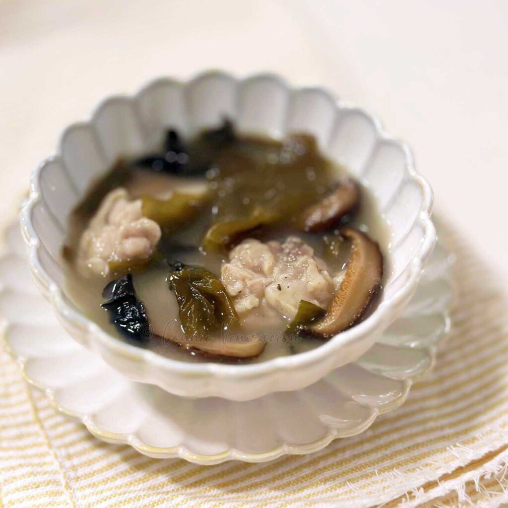 Velveted chicken, mushrooms and wakame soup